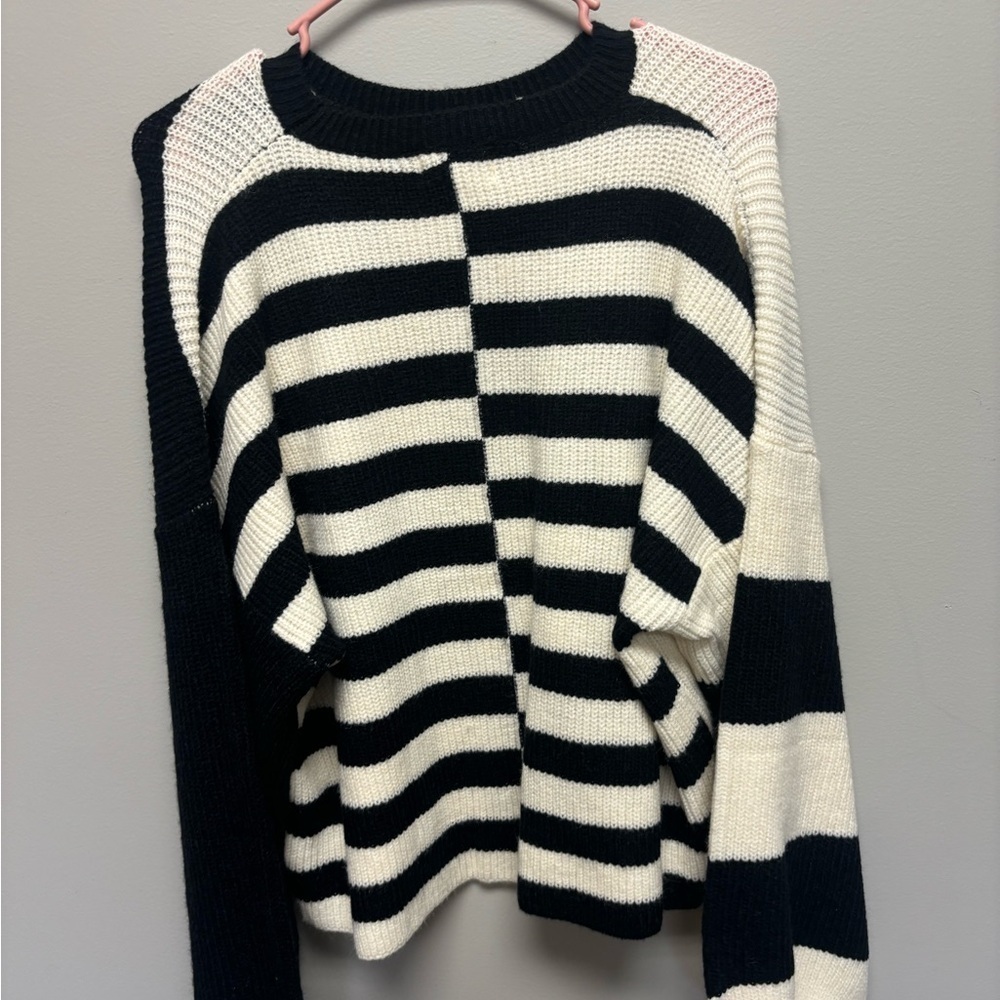 &MERCI Oversized Mixed Color Block Sweater Black and White - Picture 6 of 6